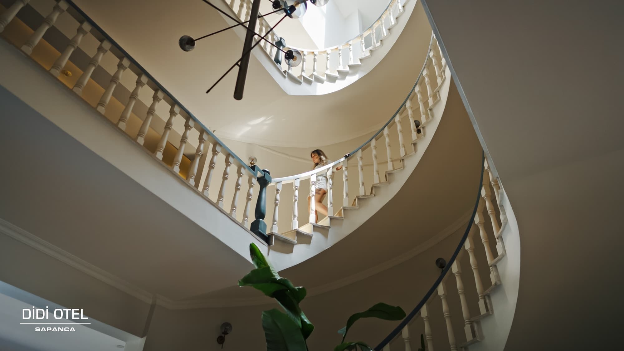 DİDİ Otelin oval merdiveni